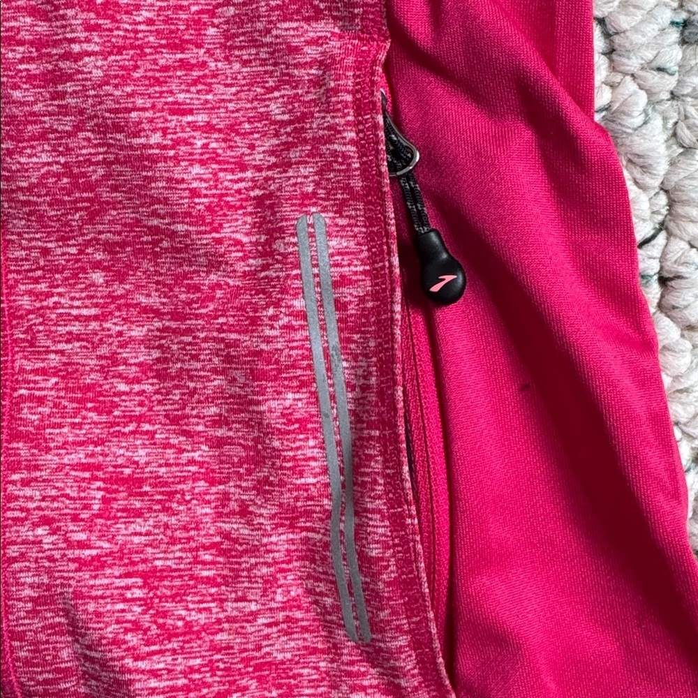 Brooks Equilibrium Thermal Jacket View 3